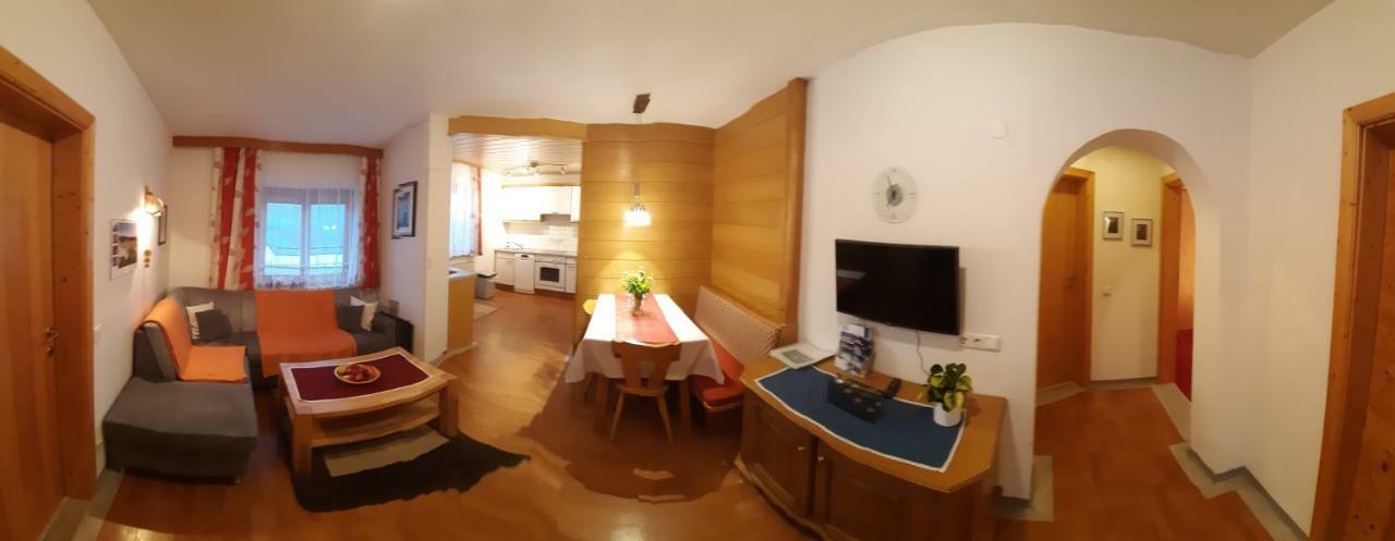 Ferienwohnung Christina Gundolf Wenns Bagian luar foto